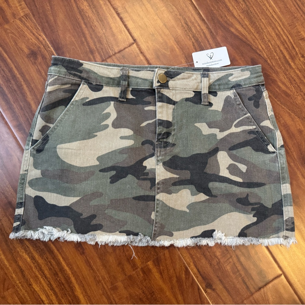 Windsor Camouflage denim stretch mini Skirt with Frayed Hem